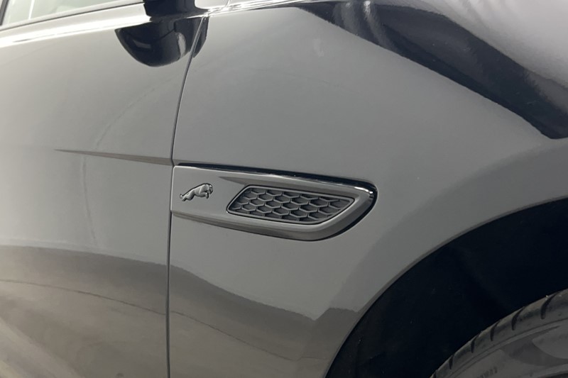 2024 (74) JAGUAR XF 2.0 D200 R-Dynamic SE Black 4dr Auto 5881168