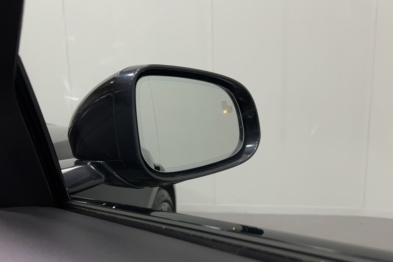 2024 (74) JAGUAR XF 2.0 D200 R-Dynamic SE Black 4dr Auto 5881136