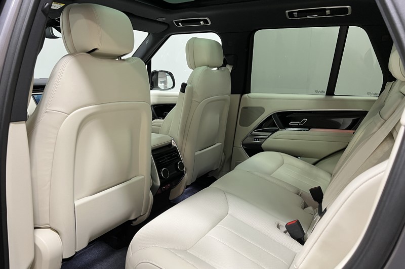 2027 (27) LAND ROVER RANGE ROVER 3.0 P460e Edition 4dr Auto 5930444