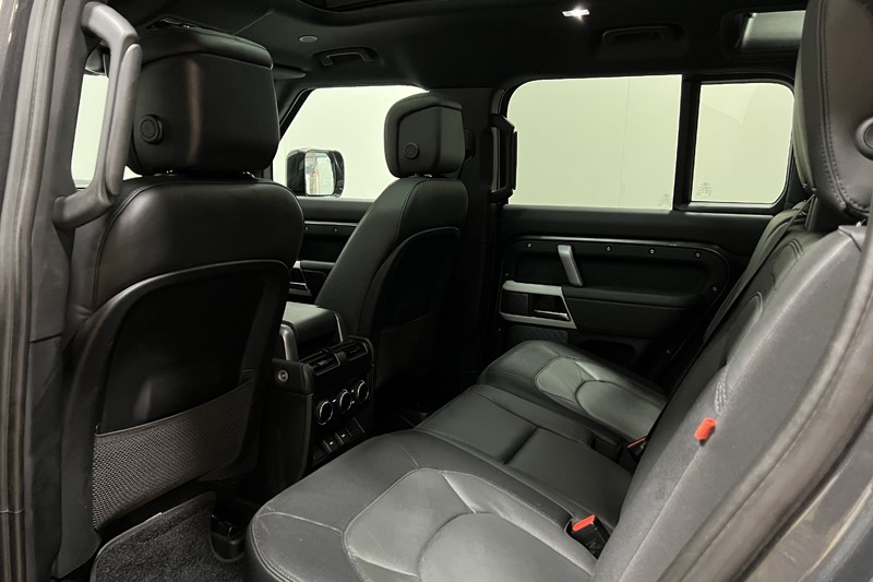 2023 (23) LAND ROVER DEFENDER 3.0 D300 X-Dynamic HSE 110 5dr Auto [7 Seat] 5895504