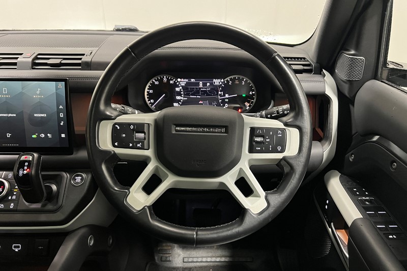 2023 (23) LAND ROVER DEFENDER 3.0 D300 X-Dynamic HSE 110 5dr Auto [7 Seat] 5895532
