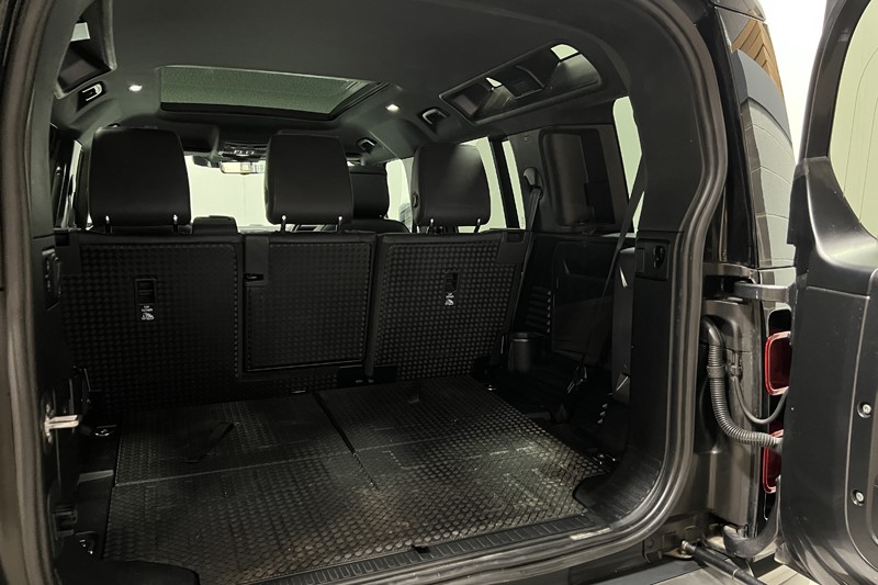2023 (23) LAND ROVER DEFENDER 3.0 D300 X-Dynamic HSE 110 5dr Auto [7 Seat] 5895501