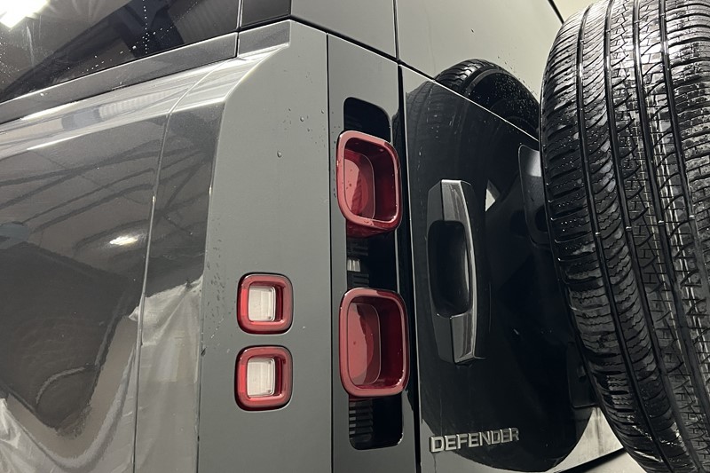 2023 (23) LAND ROVER DEFENDER 3.0 D300 X-Dynamic HSE 110 5dr Auto [7 Seat] 5895537
