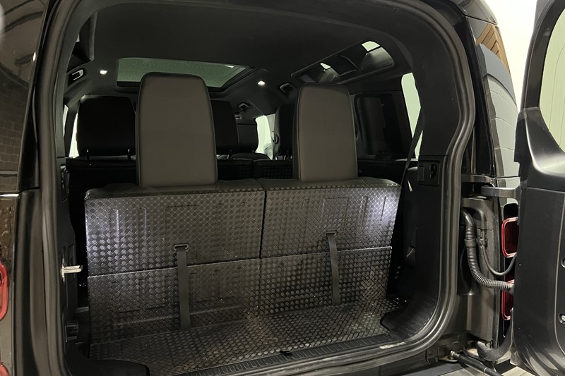 2023 (23) LAND ROVER DEFENDER 3.0 D300 X-Dynamic HSE 110 5dr Auto [7 Seat] 5895538