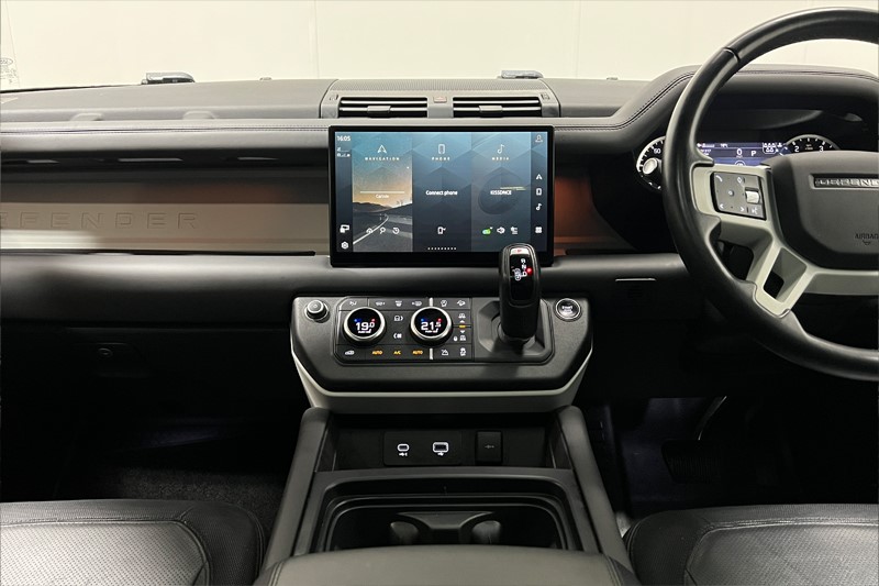 2023 (23) LAND ROVER DEFENDER 3.0 D300 X-Dynamic HSE 110 5dr Auto [7 Seat] 5895499