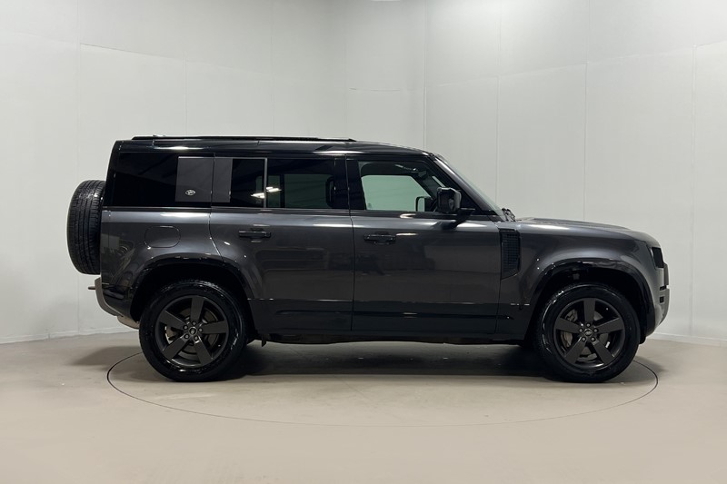 2023 (23) LAND ROVER DEFENDER 3.0 D300 X-Dynamic HSE 110 5dr Auto [7 Seat] 5895495