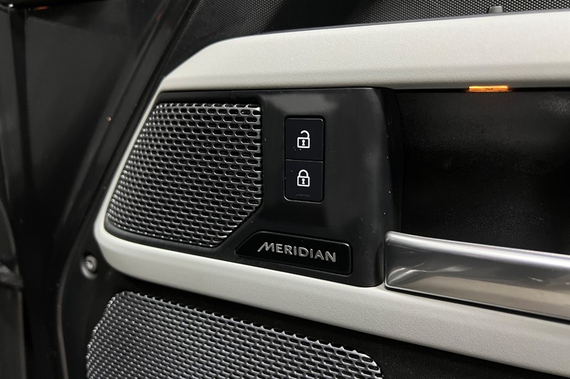 2023 (23) LAND ROVER DEFENDER 3.0 D300 X-Dynamic HSE 110 5dr Auto [7 Seat] 5895528