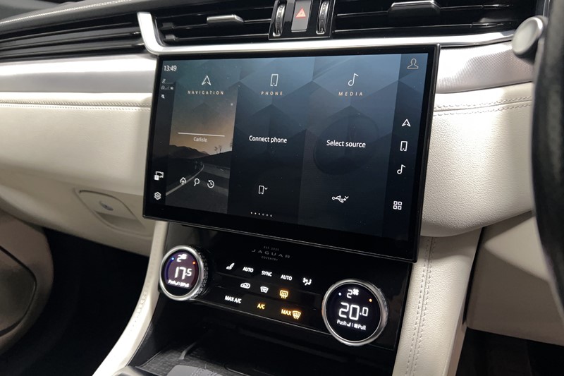 2022 (22) JAGUAR F-PACE 2.0 P400e R-Dynamic SE 5dr Auto AWD 5918179