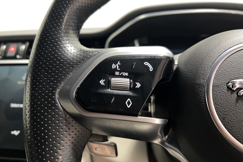 2022 (22) JAGUAR F-PACE 2.0 P400e R-Dynamic SE 5dr Auto AWD 5918176