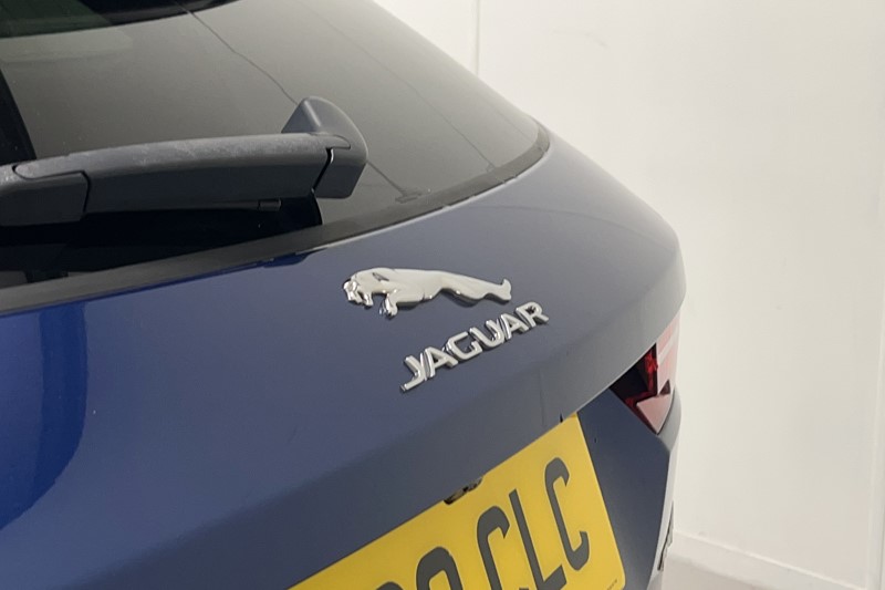 2022 (22) JAGUAR F-PACE 2.0 P400e R-Dynamic SE 5dr Auto AWD 5918197
