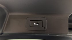 2022 (22) JAGUAR F-PACE 2.0 P400e R-Dynamic SE 5dr Auto AWD 5918194