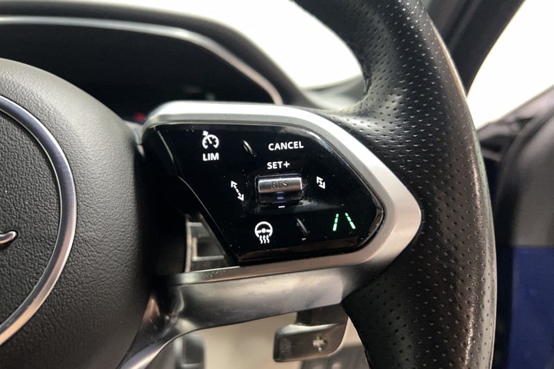 2022 (22) JAGUAR F-PACE 2.0 P400e R-Dynamic SE 5dr Auto AWD 5918175