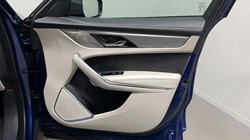 2022 (22) JAGUAR F-PACE 2.0 P400e R-Dynamic SE 5dr Auto AWD 5918167
