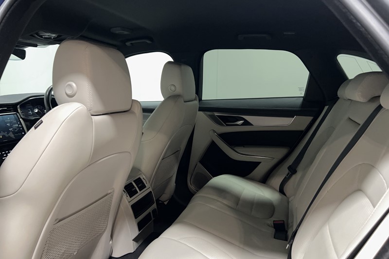 2022 (22) JAGUAR F-PACE 2.0 P400e R-Dynamic SE 5dr Auto AWD 5918189