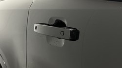 2025 (74) LAND ROVER DEFENDER 3.0 D250 X-Dynamic HSE 90 3dr Auto 5908975