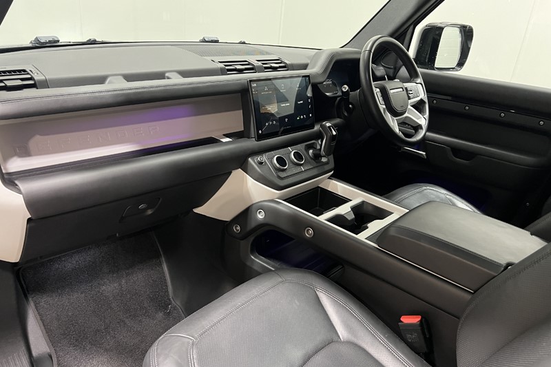 2025 (74) LAND ROVER DEFENDER 3.0 D250 X-Dynamic HSE 90 3dr Auto 5908947