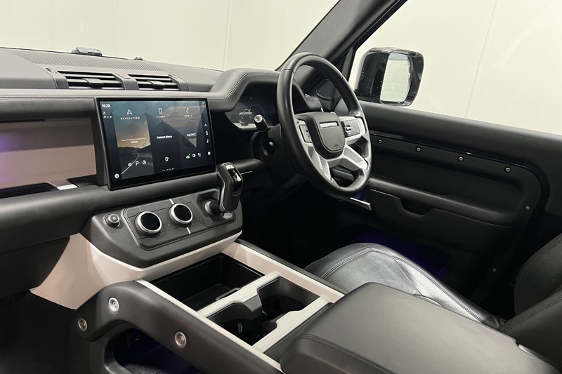 2025 (74) LAND ROVER DEFENDER 3.0 D250 X-Dynamic HSE 90 3dr Auto 5908946