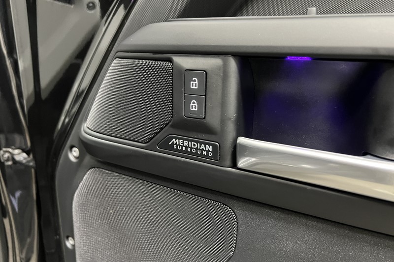2025 (74) LAND ROVER DEFENDER 3.0 D250 X-Dynamic HSE 90 3dr Auto 5908971