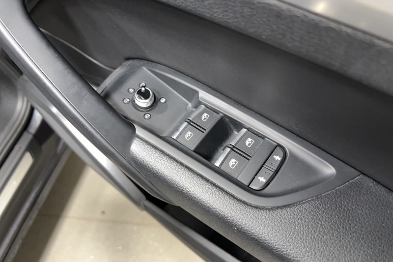 2020 (70) AUDI Q5 45 TFSI Quattro Sport 5dr S Tronic 5913511