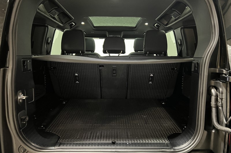 2023 (73) LAND ROVER DEFENDER 3.0 D250 X-Dynamic SE 110 5dr Auto 5895420