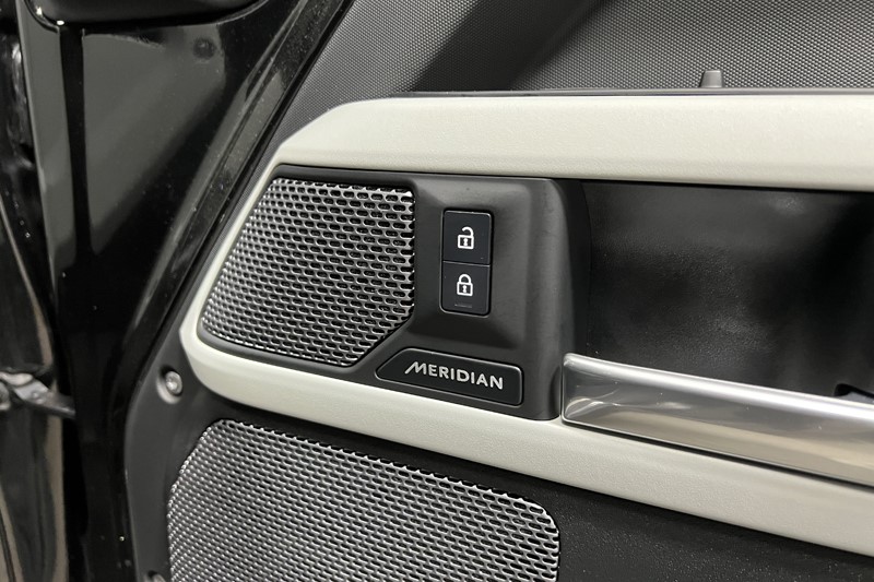 2023 (73) LAND ROVER DEFENDER 3.0 D250 X-Dynamic SE 110 5dr Auto 5895411