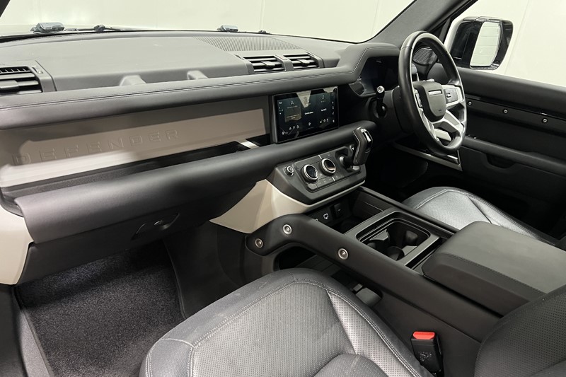 2023 (73) LAND ROVER DEFENDER 3.0 D250 X-Dynamic SE 110 5dr Auto 5895389