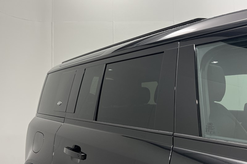 2023 (73) LAND ROVER DEFENDER 3.0 D250 X-Dynamic SE 110 5dr Auto 5895413