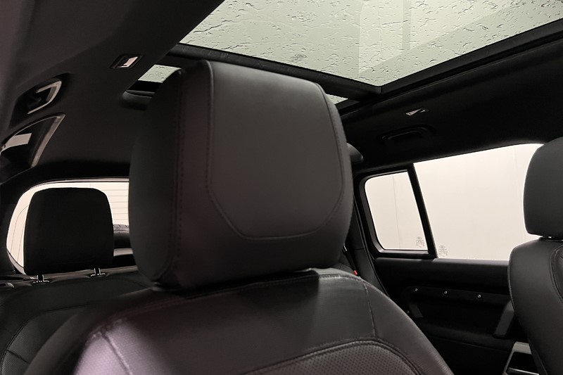 2023 (73) LAND ROVER DEFENDER 3.0 D250 X-Dynamic SE 110 5dr Auto 5895405