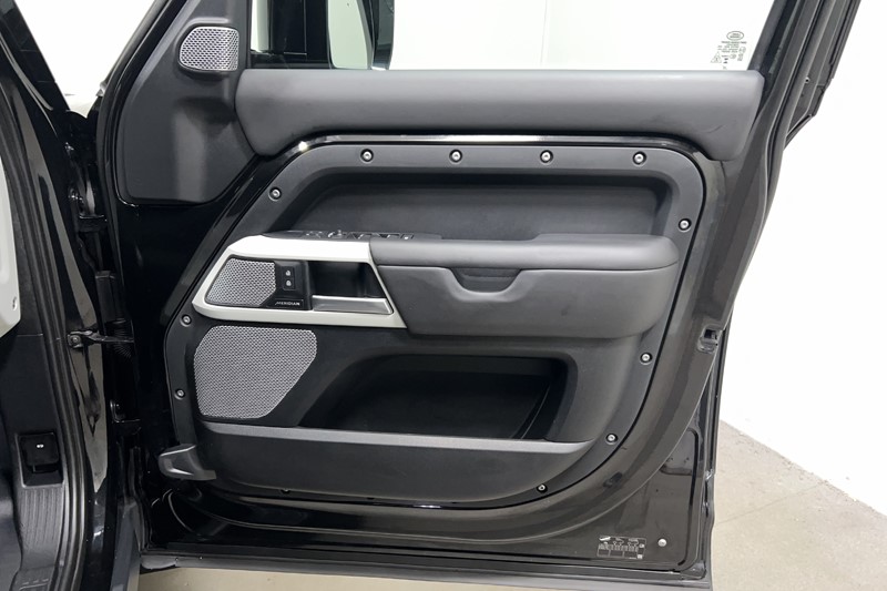 2024 (24) LAND ROVER DEFENDER 3.0 P300 HSE 130 5dr Auto [8 Seat] 5913797