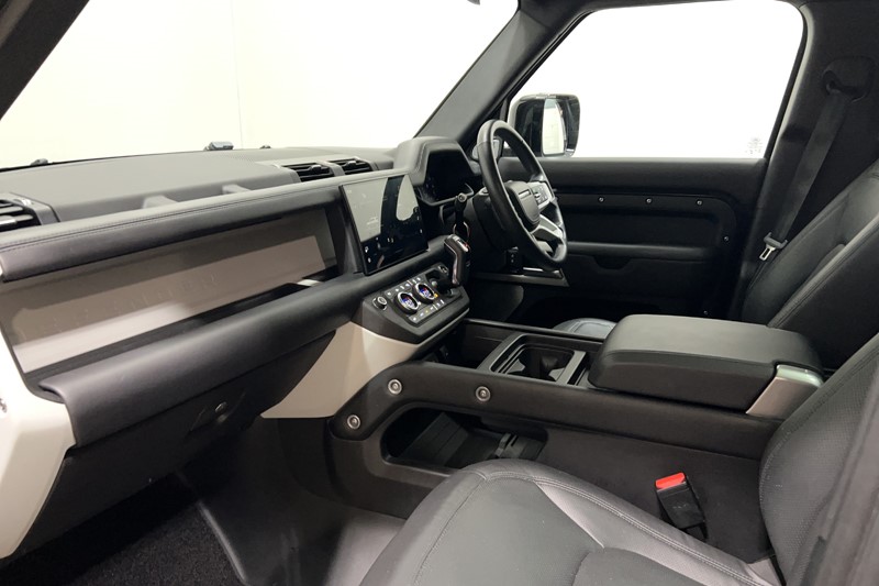 2024 (24) LAND ROVER DEFENDER 3.0 P300 HSE 130 5dr Auto [8 Seat] 5913821