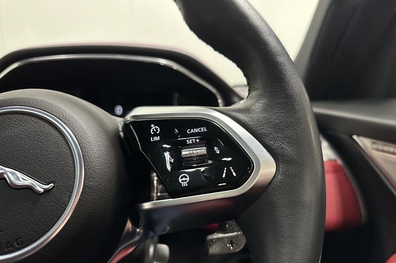 2023 (73) JAGUAR F-PACE 2.0 D200 R-Dynamic SE Black 5dr Auto AWD 5911714