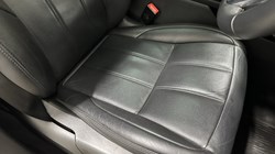 2023 (72) LAND ROVER RANGE ROVER EVOQUE 2.0 D200 Evoque Edition 5dr Auto 5912058
