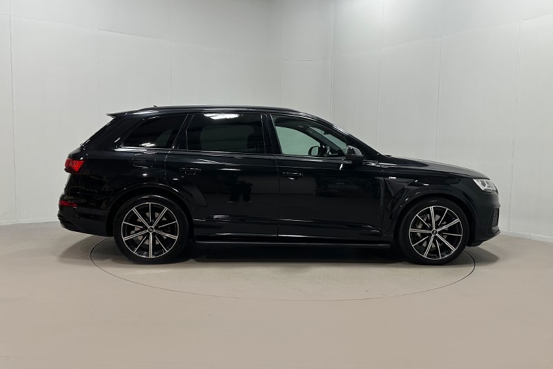 2023 (72) AUDI Q7 45 TDI Quattro S Line 5dr Tiptronic 5900964