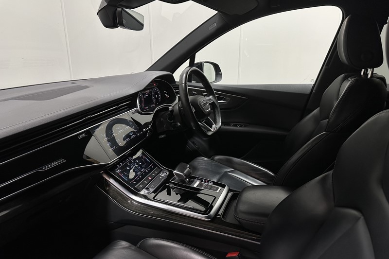 2023 (72) AUDI Q7 45 TDI Quattro S Line 5dr Tiptronic 5900994