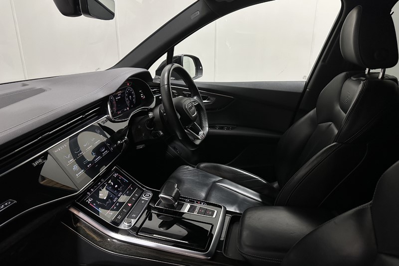 2023 (72) AUDI Q7 45 TDI Quattro S Line 5dr Tiptronic 5900995