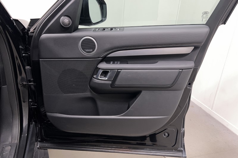 2023 (73) LAND ROVER DISCOVERY 3.0 D300 Dynamic SE 5dr Auto 5939459
