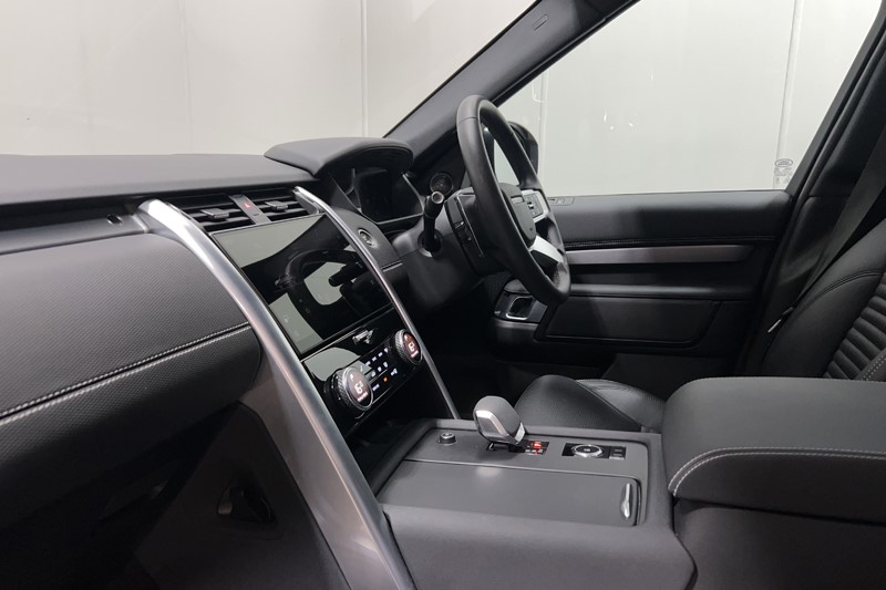 2023 (73) LAND ROVER DISCOVERY 3.0 D300 Dynamic SE 5dr Auto 5939484
