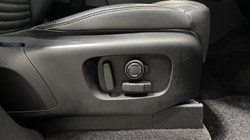2023 (73) LAND ROVER DISCOVERY 3.0 D300 Dynamic SE 5dr Auto 5939464