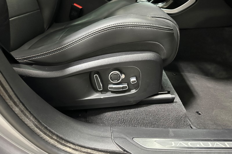 2023 (73) JAGUAR F-PACE 2.0 D200 R-Dynamic HSE Black 5dr Auto AWD 5927066