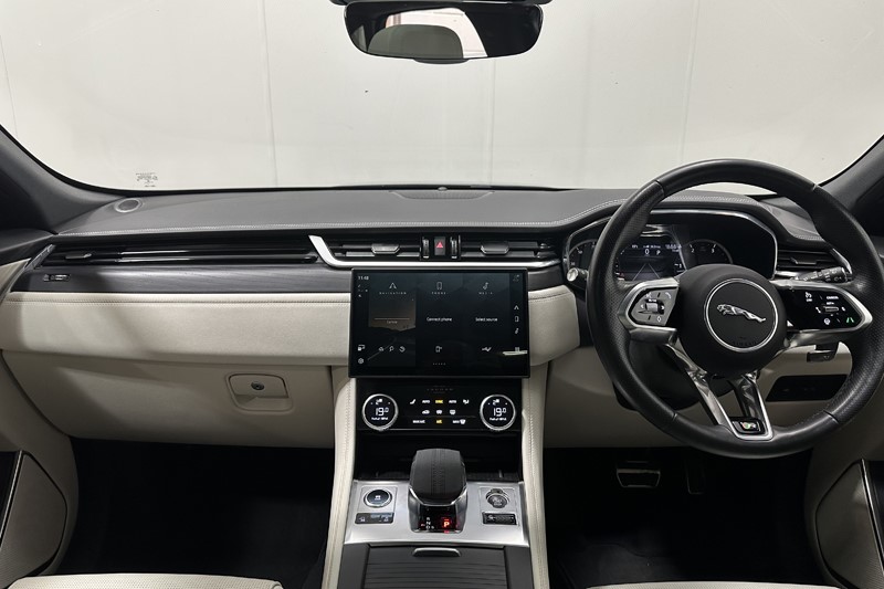 2023 (23) JAGUAR F-PACE 2.0 D200 R-Dynamic Black 5dr Auto AWD 5927110