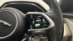 2023 (23) JAGUAR F-PACE 2.0 D200 R-Dynamic Black 5dr Auto AWD 5927119