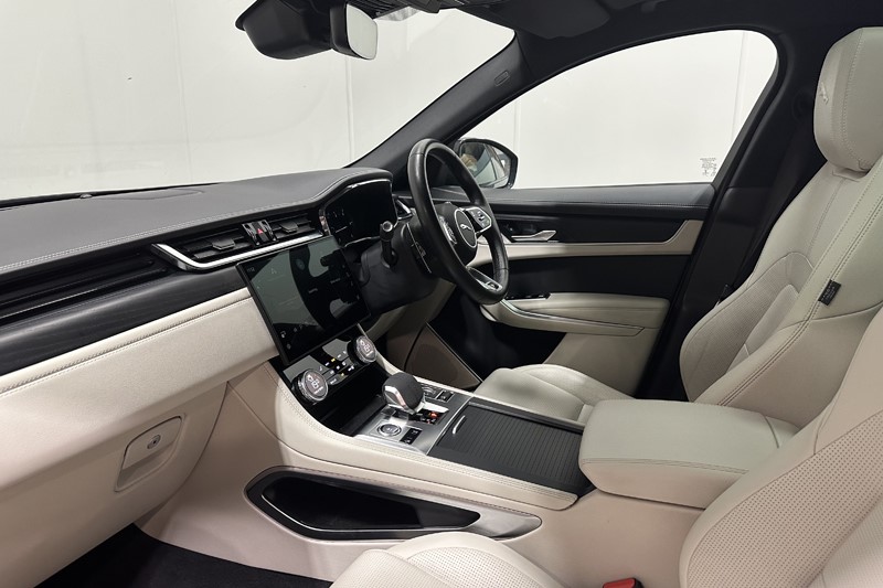 2023 (23) JAGUAR F-PACE 2.0 D200 R-Dynamic Black 5dr Auto AWD 5927132