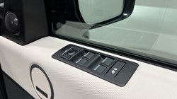 2023 (23) LAND ROVER DISCOVERY 3.0 D300 Metropolitan Edition 5dr Auto 5944963