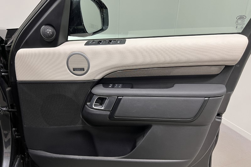 2023 (23) LAND ROVER DISCOVERY 3.0 D300 Metropolitan Edition 5dr Auto 5944966