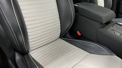 2023 (23) LAND ROVER DISCOVERY 3.0 D300 Metropolitan Edition 5dr Auto 5944960