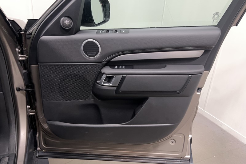 2023 (23) LAND ROVER DISCOVERY 3.0 D300 R-Dynamic HSE 5dr Auto 5957610