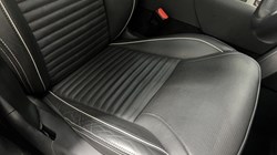 2023 (23) LAND ROVER DISCOVERY 3.0 D300 R-Dynamic HSE 5dr Auto 5957616