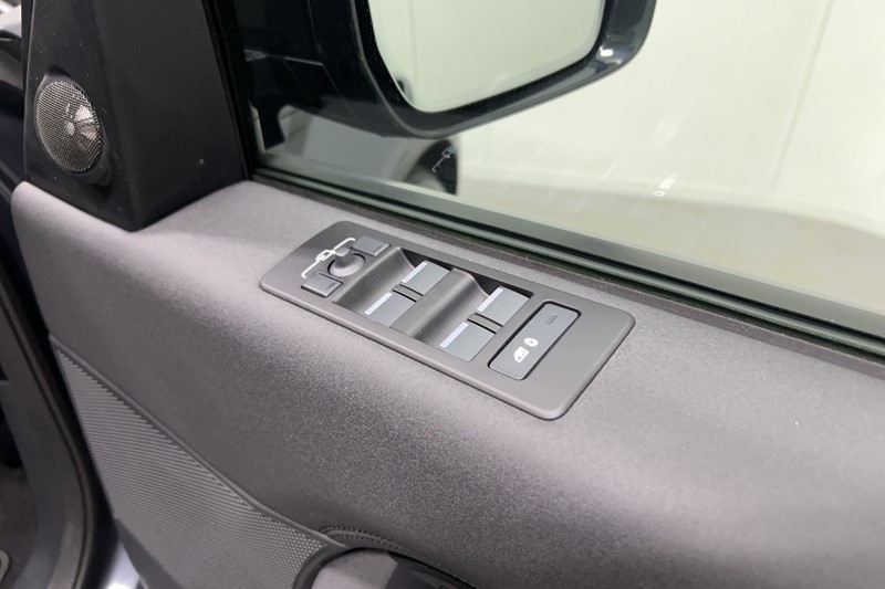 2025 (25) LAND ROVER DISCOVERY 3.0 D350 S 5dr Auto 5944880