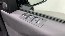 2025 (25) LAND ROVER DISCOVERY 3.0 D350 S 5dr Auto 5944880