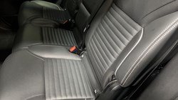 2024 (73) LAND ROVER DISCOVERY 3.0 D300 Dynamic HSE 5dr Auto 5965409